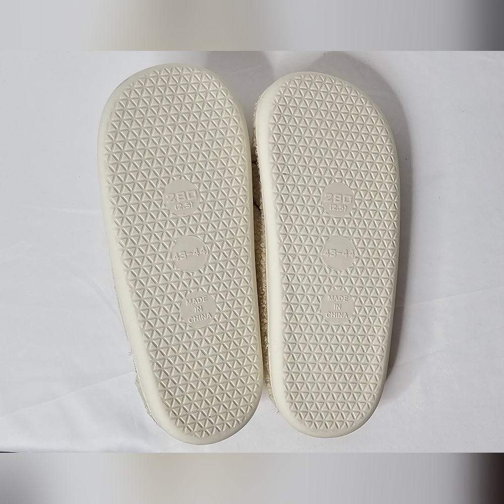 Best Friends House Slippers Plush Cat Dog - Picture 5 of 6